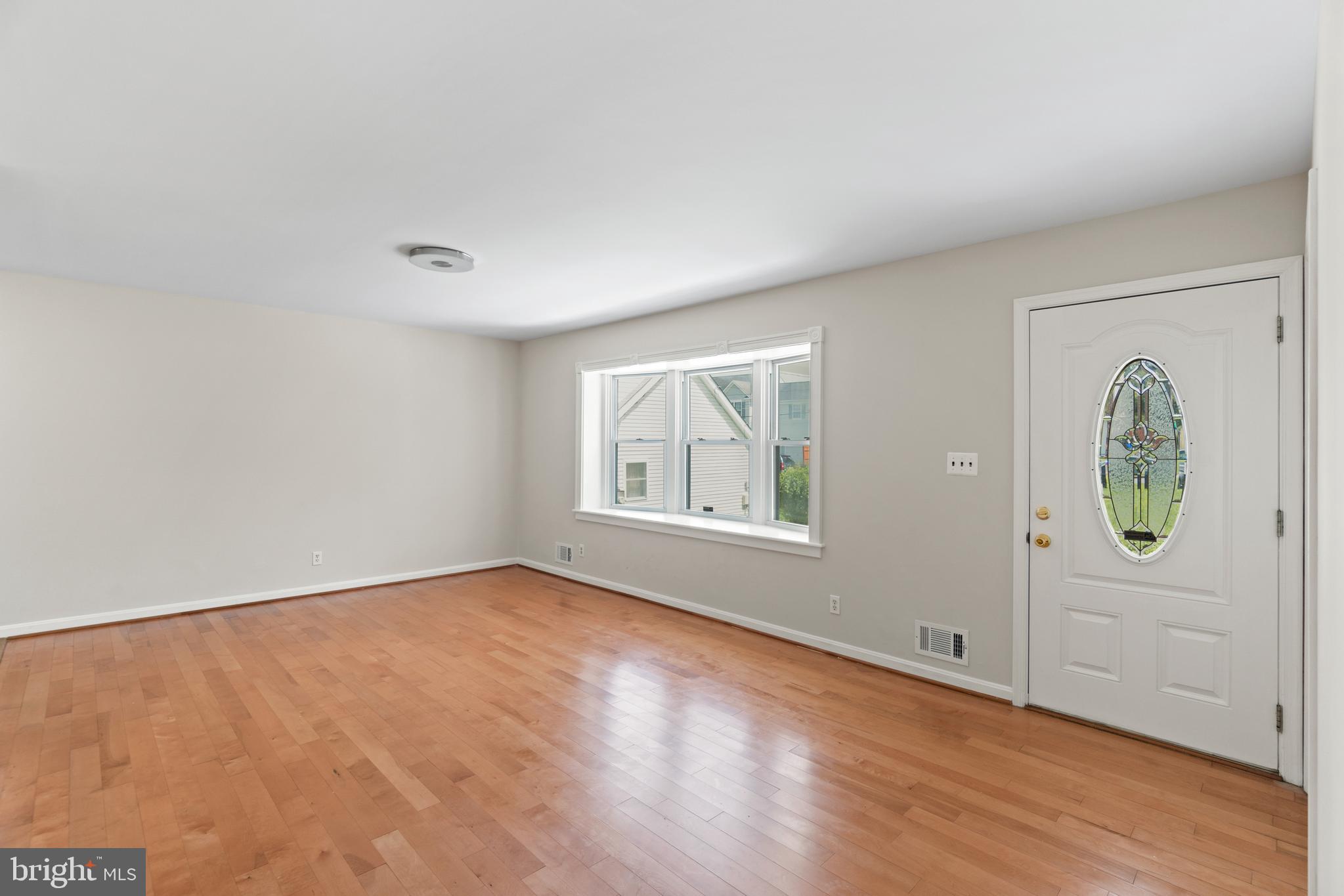 1401 Wheaton Lane Silver Spring, MD 20902 - Photo 5 of 51 Gallery Image 5