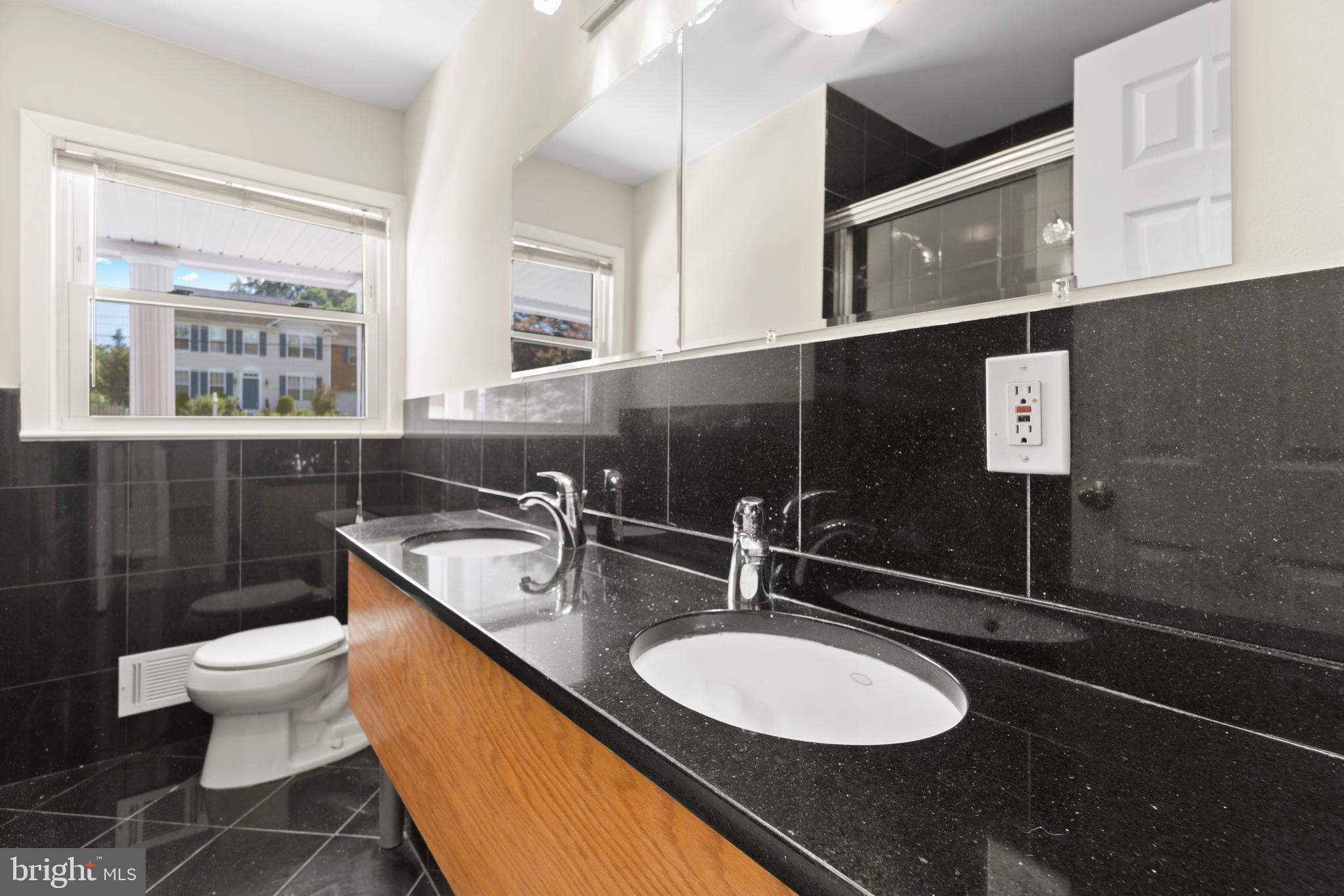 1401 Wheaton Lane Silver Spring, MD 20902 - Photo 10 of 51 Gallery Image 10