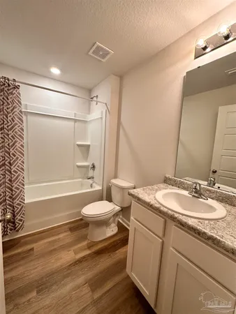 $2,150 | 6081 Secretariat Way, Pensacola, FL 32526