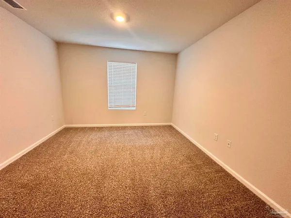 $2,150 | 6081 Secretariat Way, Pensacola, FL 32526