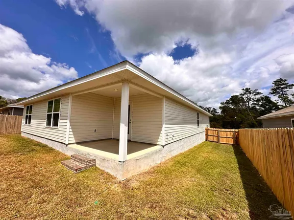 $2,150 | 6081 Secretariat Way, Pensacola, FL 32526