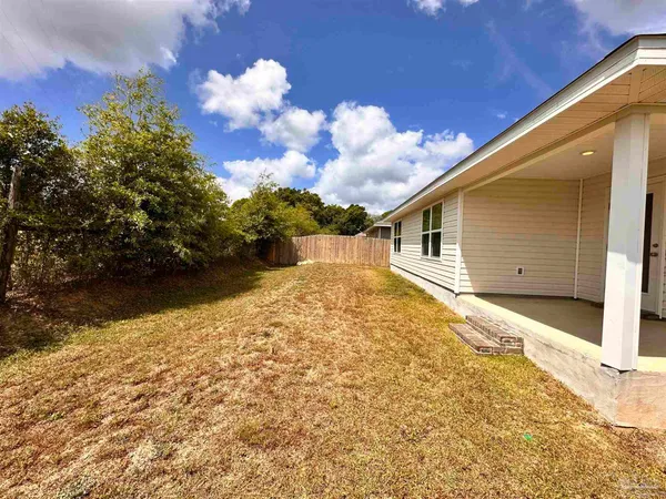 $2,150 | 6081 Secretariat Way, Pensacola, FL 32526