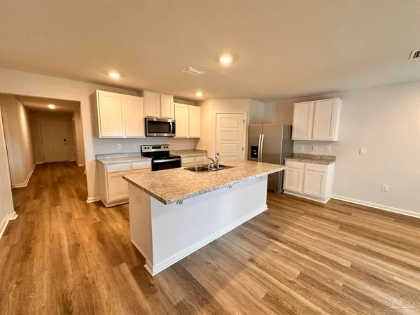 $2,150 | 6081 Secretariat Way, Pensacola, FL 32526