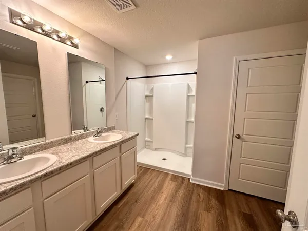 $2,150 | 6081 Secretariat Way, Pensacola, FL 32526