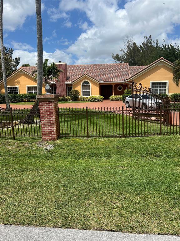 11301 Southwest 3rd Street Plantation, FL 33325 - Photo 1 of 28