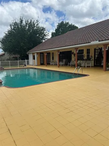 $8,000 | 11301 Southwest 3rd Street, Plantation, FL 33325