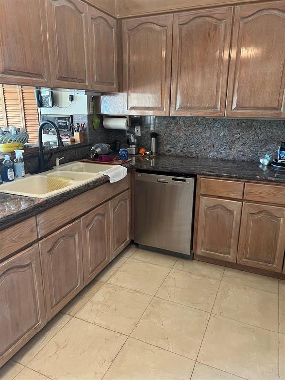 11301 Southwest 3rd Street Plantation, FL 33325 - Photo 4 of 28