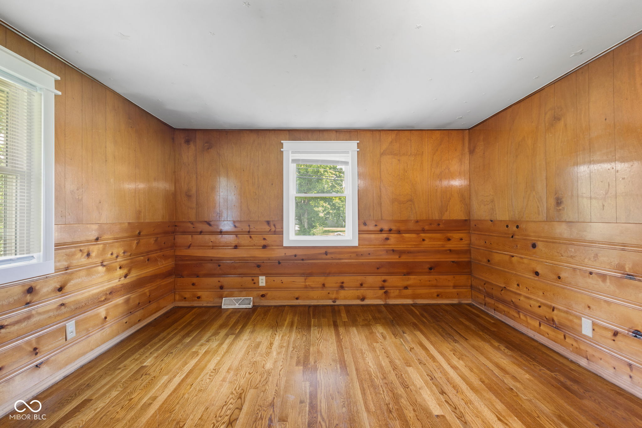 7118 Milhouse Road Indianapolis, IN 46221 - Photo 14 of 44