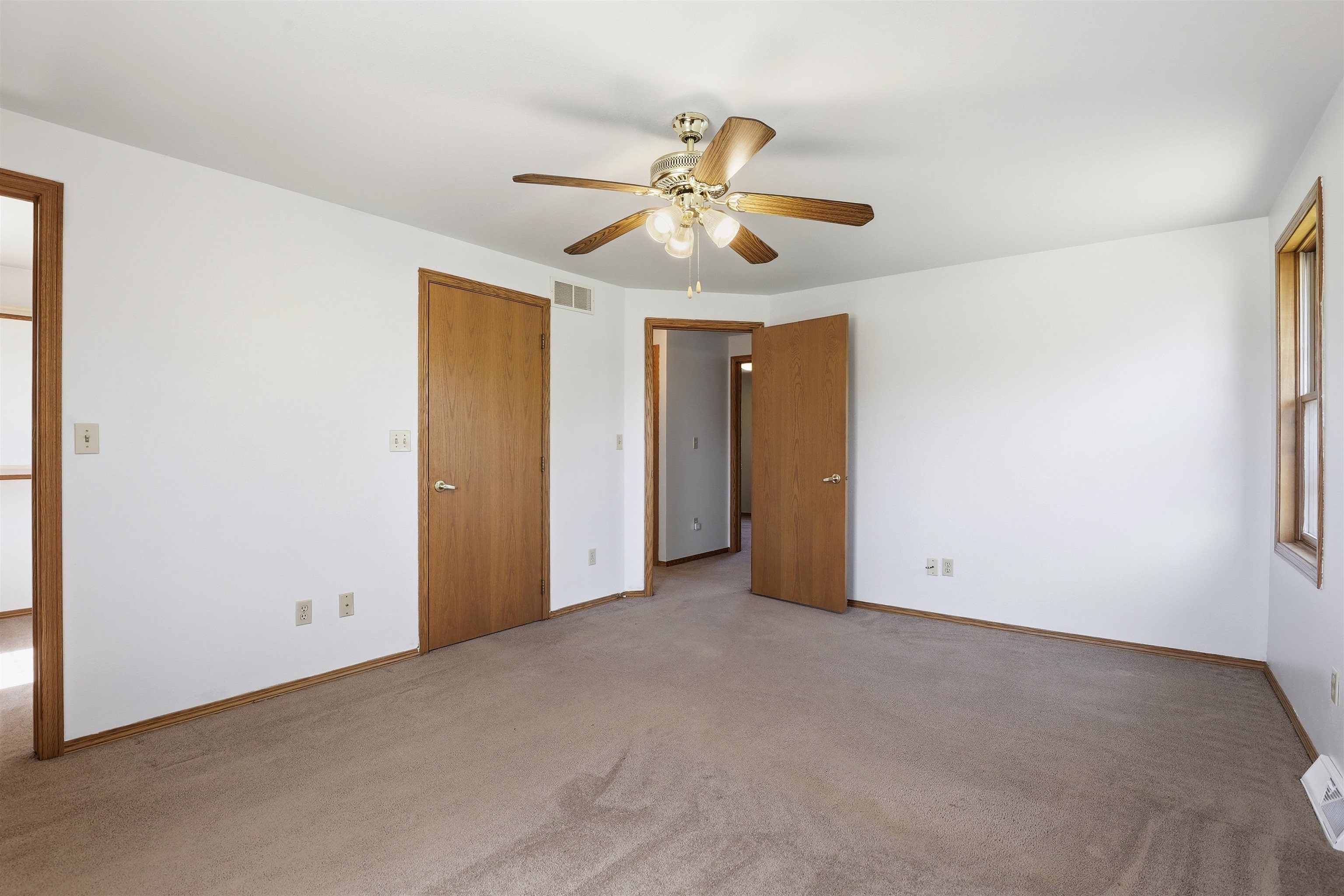 W2944 Northbrook Court Appleton, WI 54915 - Photo 16 of 35