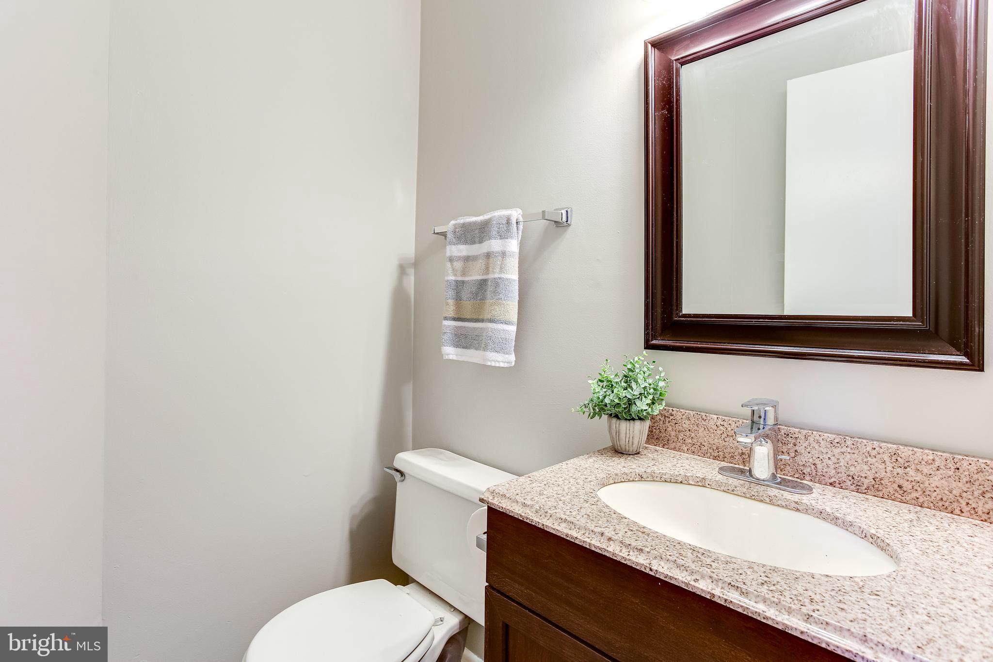 9466 Clocktower Lane Columbia, MD 21046 - Photo 7 of 44 Powder room