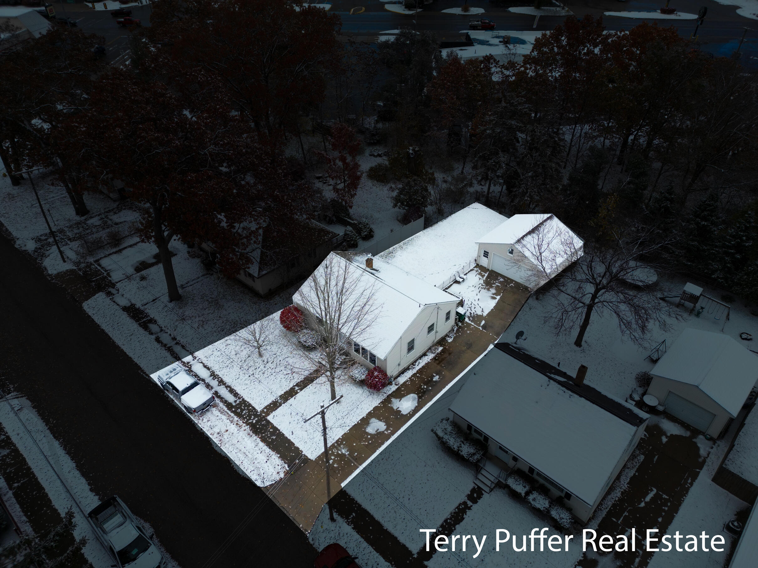 506 Straley Street Muskegon, MI 49445 - Photo 23 of 29 DJI_0832
