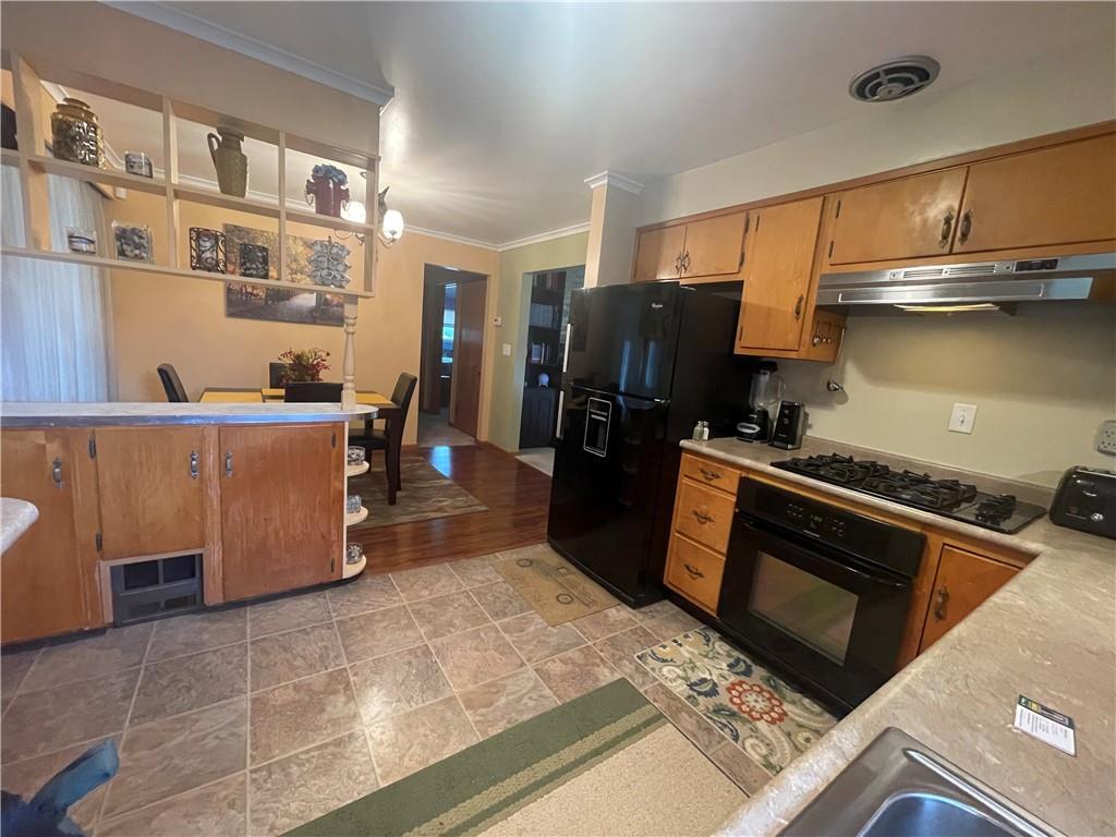 393 Ridge Avenue Monessen, PA 15062 - Photo 6 of 23 Gallery Image 6