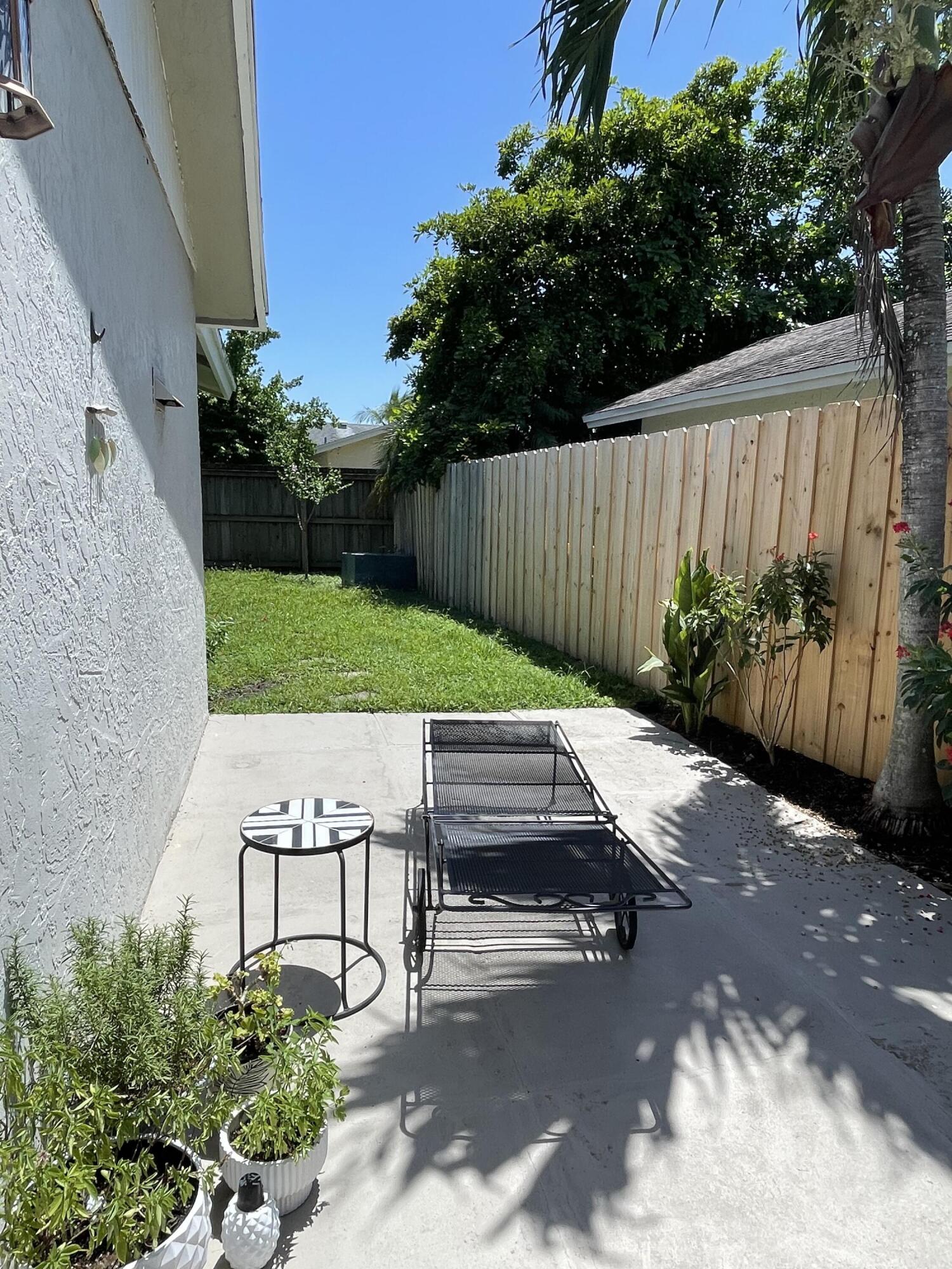 9604 Saddlebrook Drive Boca Raton, FL 33496 - Photo 6 of 25 beyc67379f73e3126