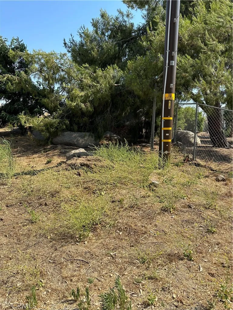 0 Multiview Drive Perris, CA 92570 - Photo 5 of 22 a backyard of a house with lots of green space