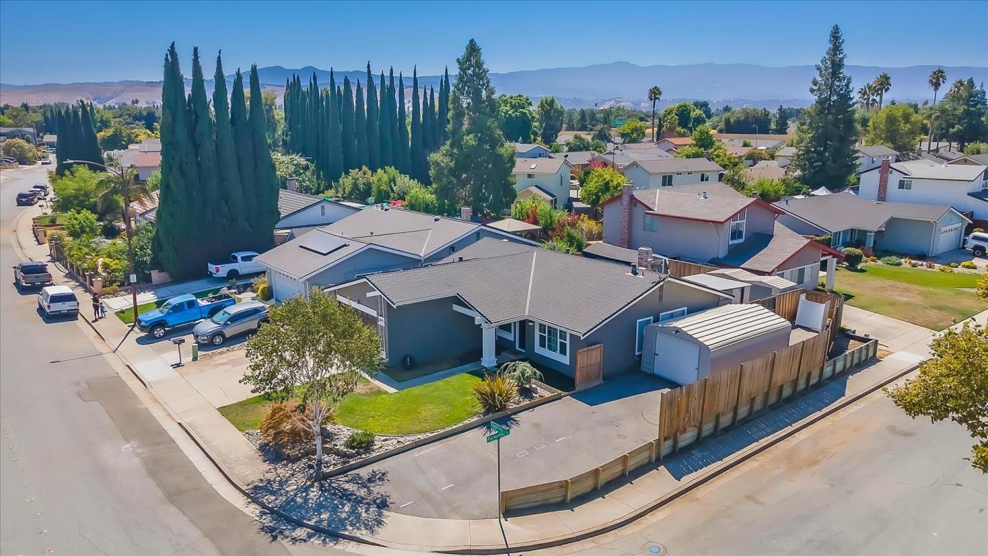 5075 Eppling Lane San Jose, CA 95111 - Photo 45 of 60 a view of a chairs and table in patio