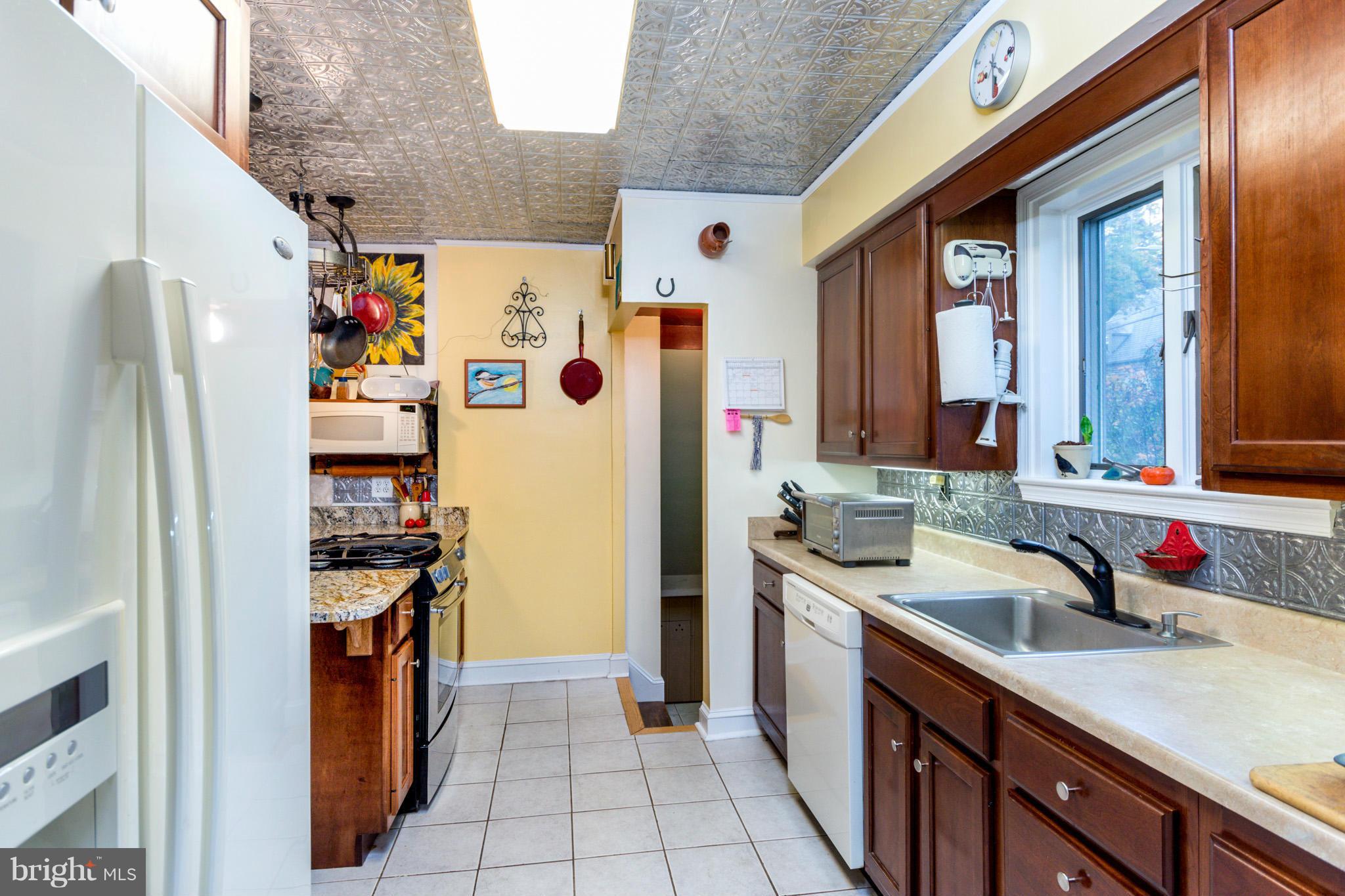 7211 Oxford Road Baltimore, MD 21212 - Photo 13 of 26 Kitchen