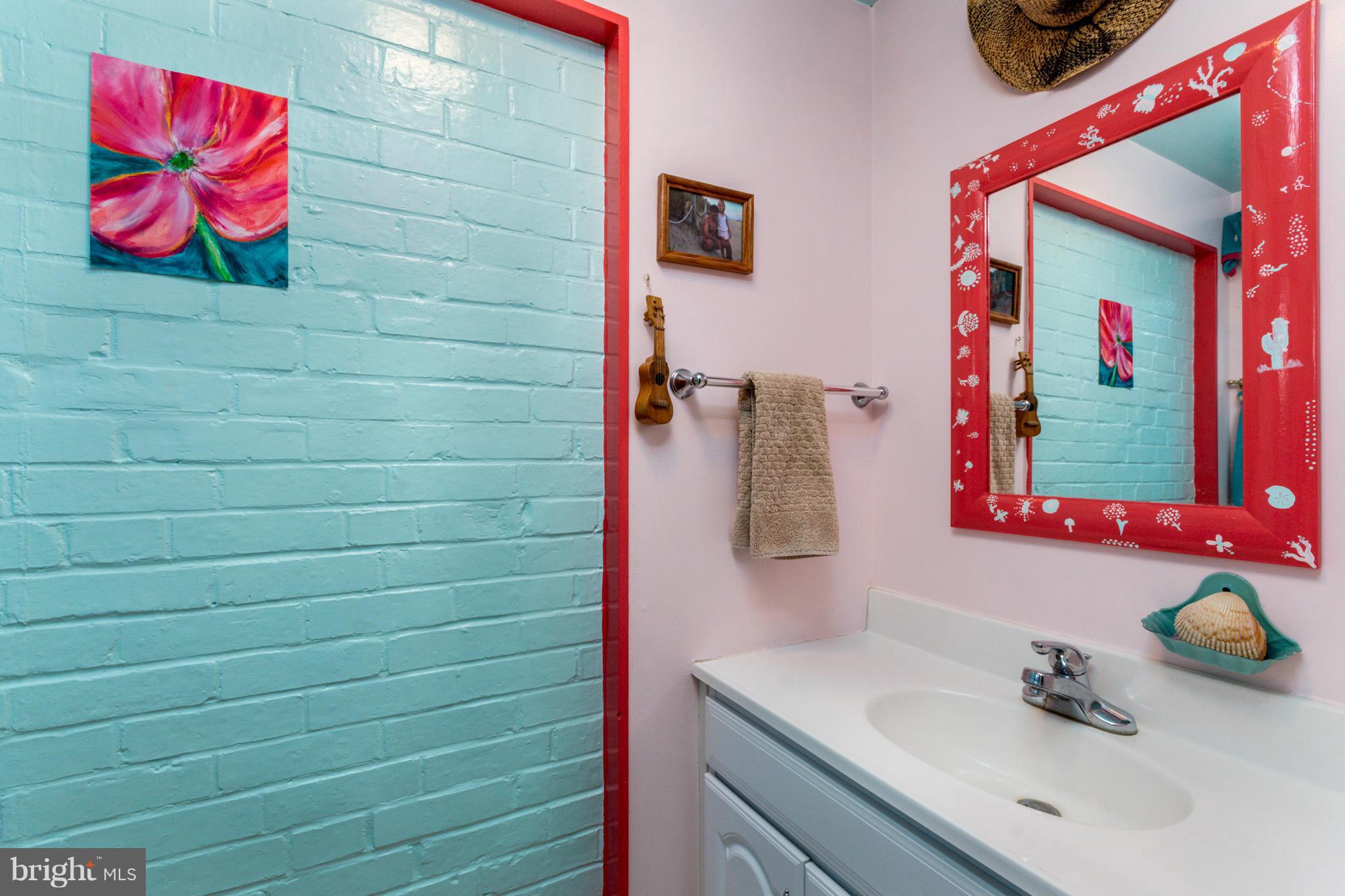 7211 Oxford Road Baltimore, MD 21212 - Photo 15 of 26 Bath