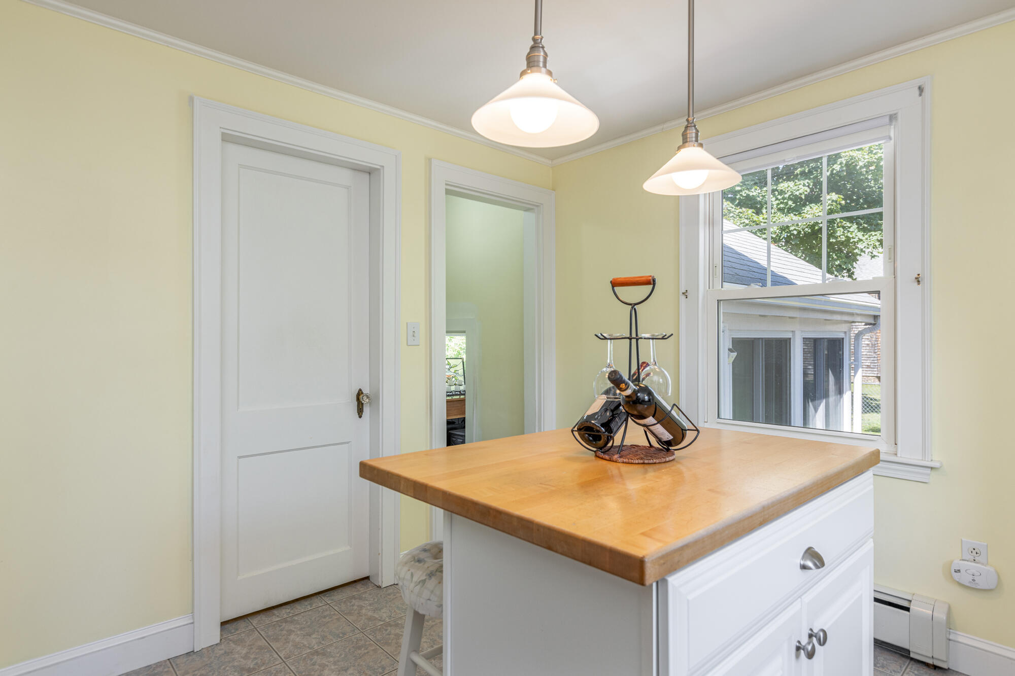 19 Keswick Road South Portland, ME 04106 - Photo 21 of 31 Kitchen