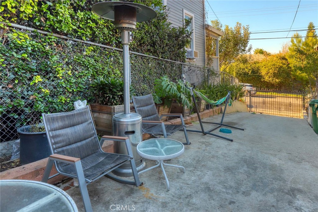 358 Patton Street Los Angeles, CA 90026 - Photo 21 of 24 Side Patio/Driveway