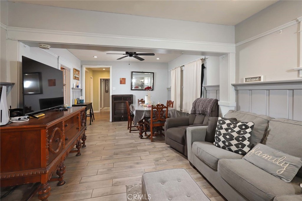 358 Patton Street Los Angeles, CA 90026 - Photo 5 of 24 Living Room from front door