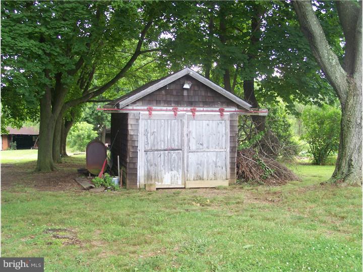 2622 Kuser Road Hamilton, NJ 08691 - Photo 2 of 9 Garage
