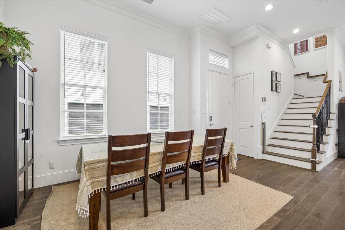 3302 West 12th Street Houston, TX 77008 - Photo 3 of 23 You step inside to a light filled open concept first floor.