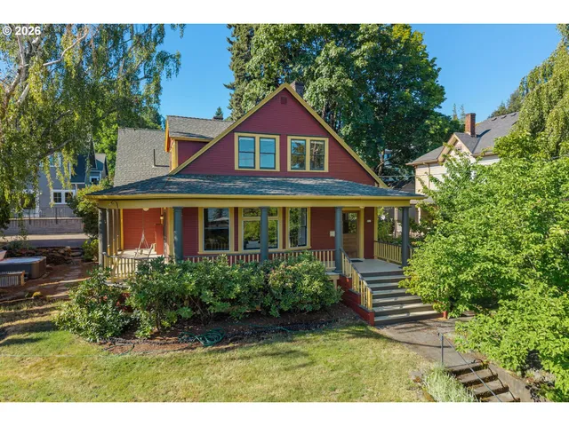 $1,425,000 | 811 Oak Street, Hood River, OR 97031