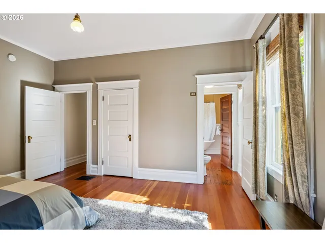 $1,425,000 | 811 Oak Street, Hood River, OR 97031