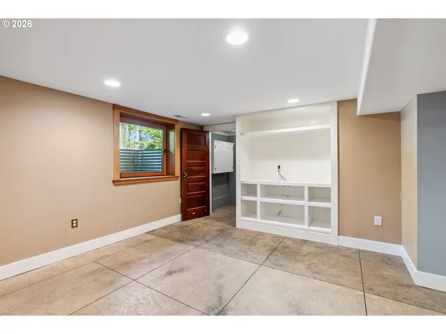 $1,425,000 | 811 Oak Street, Hood River, OR 97031