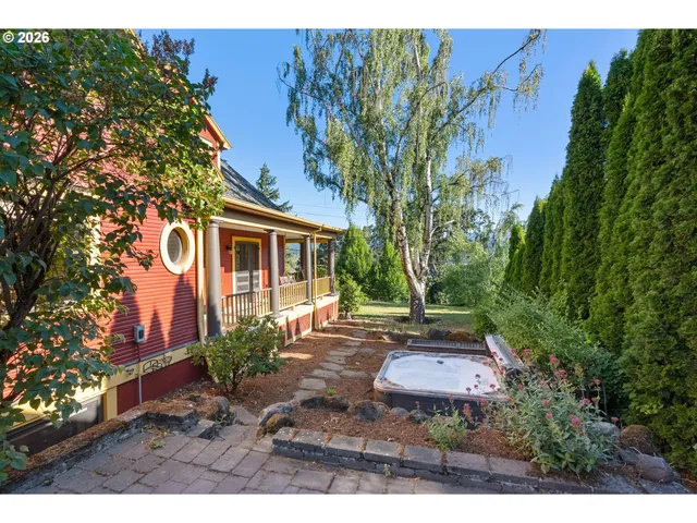 $1,425,000 | 811 Oak Street, Hood River, OR 97031