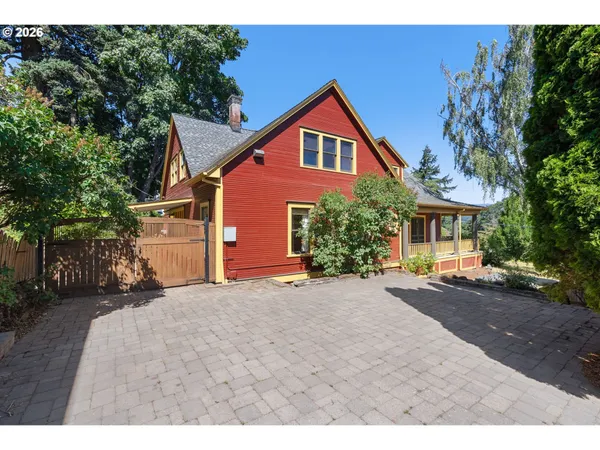 $1,425,000 | 811 Oak Street, Hood River, OR 97031