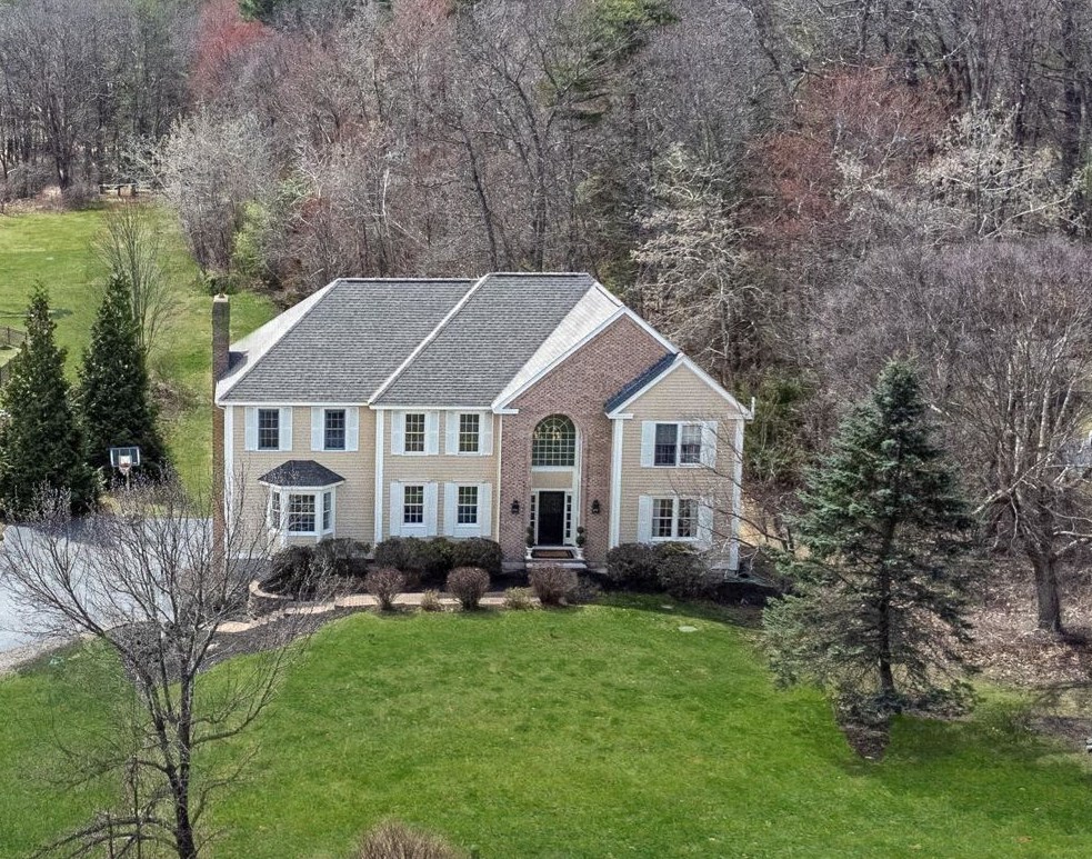 6 Chestnut Street Windham, NH 03087 - Photo 1 of 34