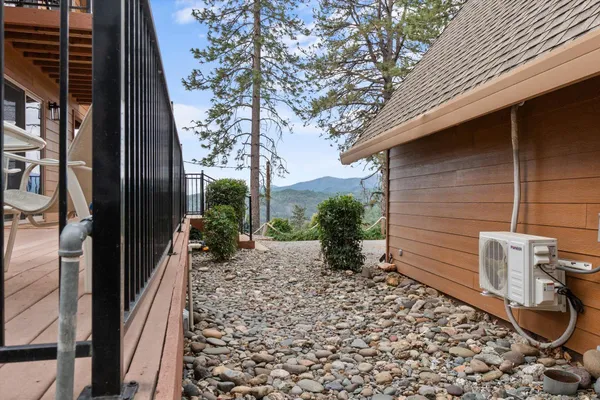 $748,800 | 19754 Solus Campground Road, Lakehead, CA 96051