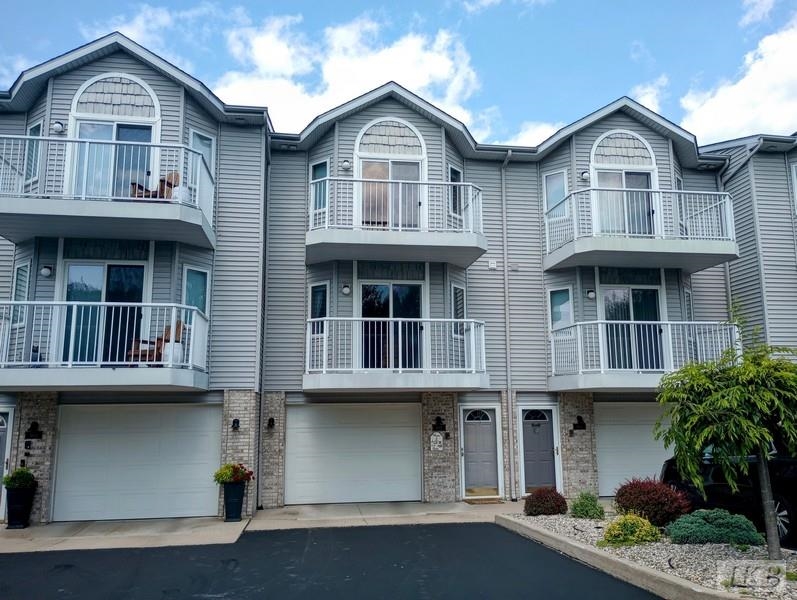 1682 Castleview, Unit 4 Gladwin, MI 48624 - Photo 3 of 48