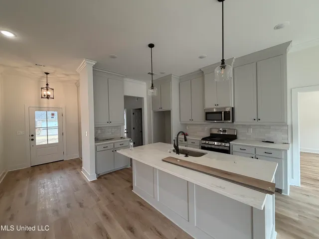 $310,610 | 204 Anderson Oaks Drive, Pearl, MS 39208