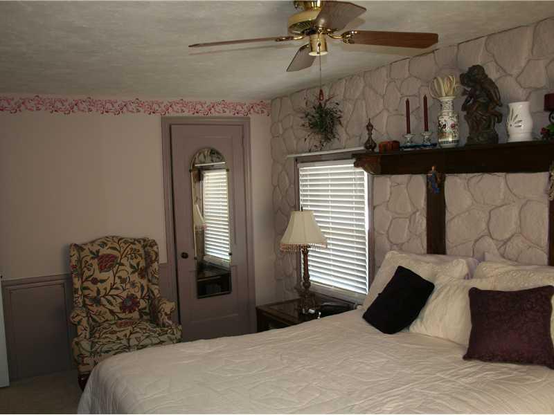 37 Tanager Drive McKees Rocks, PA 15136 - Photo 8 of 14 Master Bedroom.