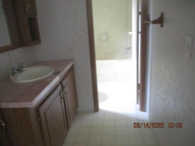 2320 West Point Road Southeast Lancaster, OH 43130 - Photo 12 of 25