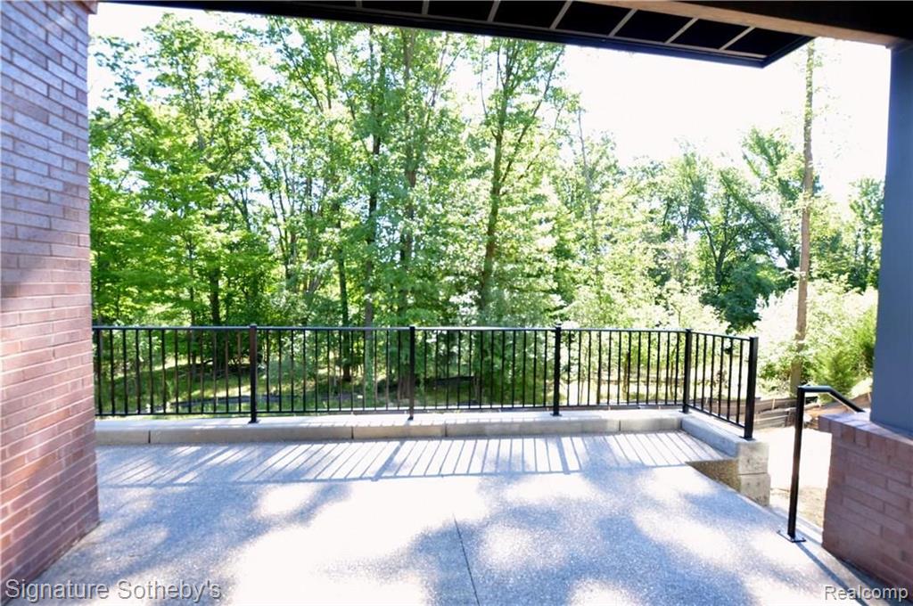 1426 Eastway Rochester Hills, MI 48306 - Photo 45 of 48