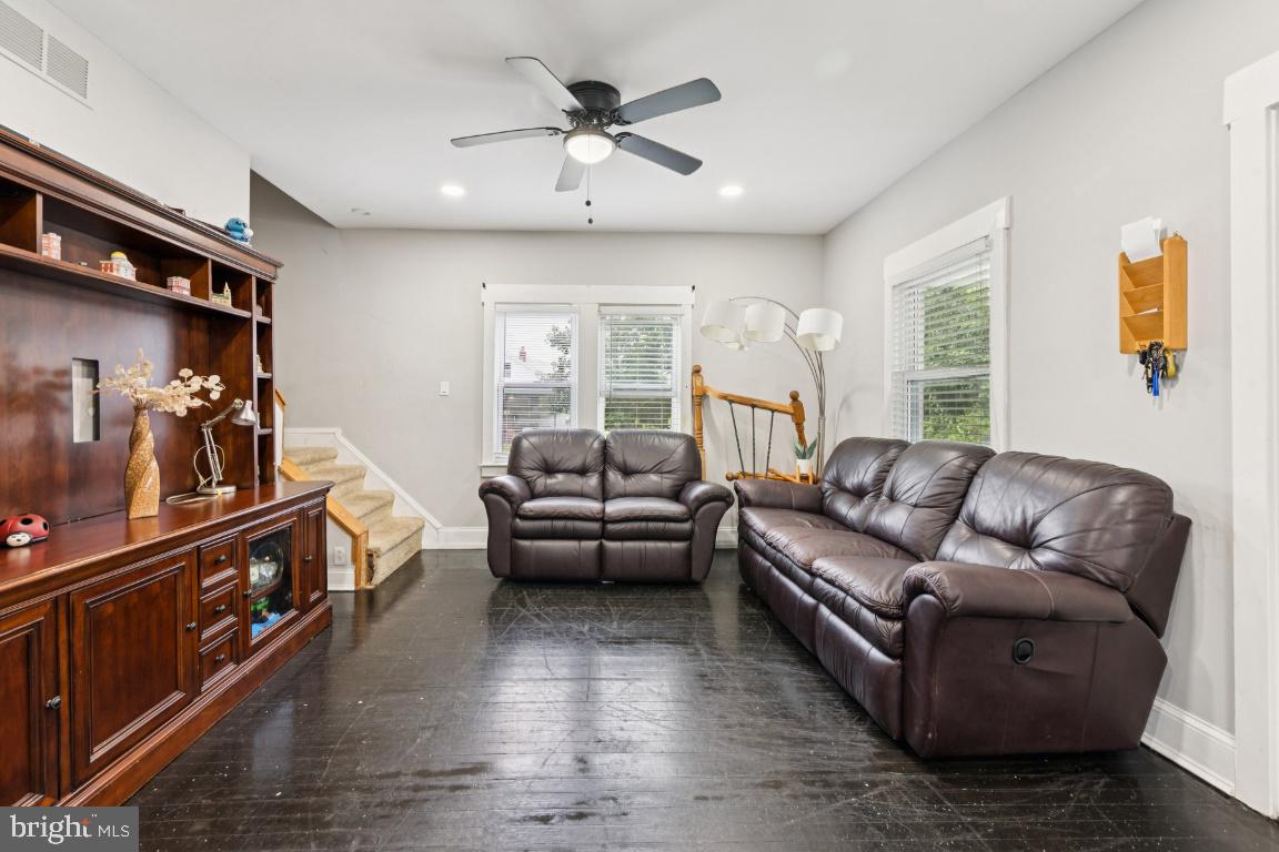 523 Main Avenue Berlin, NJ 08009 - Photo 4 of 23