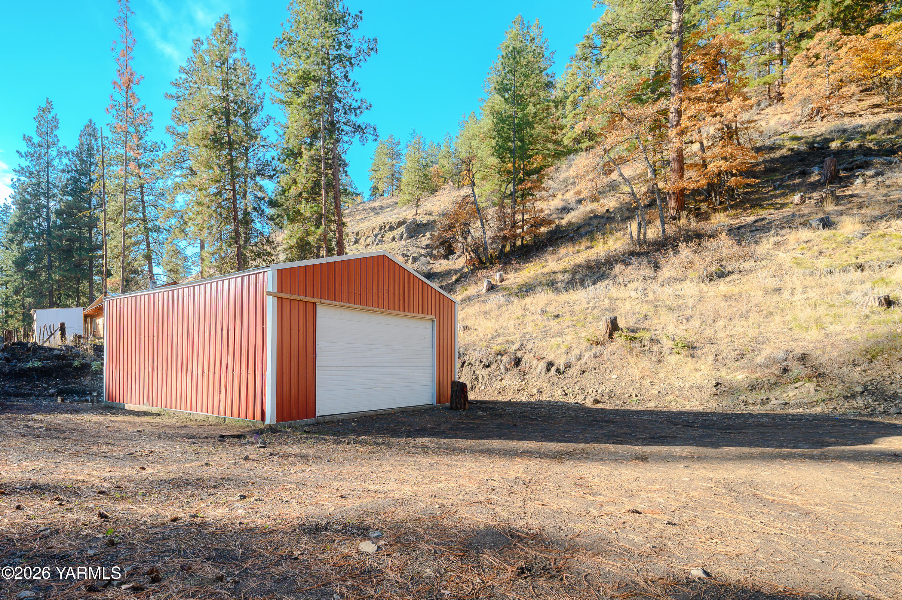 6371 Fork Road North Yakima, WA 98903 - Photo 6 of 19 a view of a yard with wooden fence