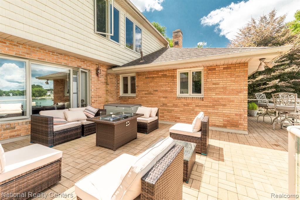 7030 Commerce Road West Bloomfield, MI 48324 - Photo 17 of 32