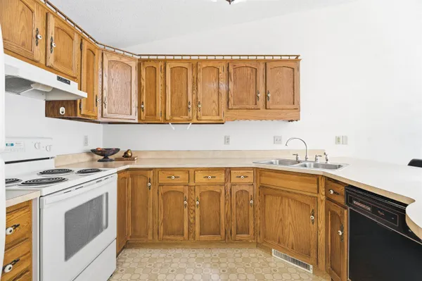 $239,900 | 3411 North Marcos Lane, Appleton, WI 54911