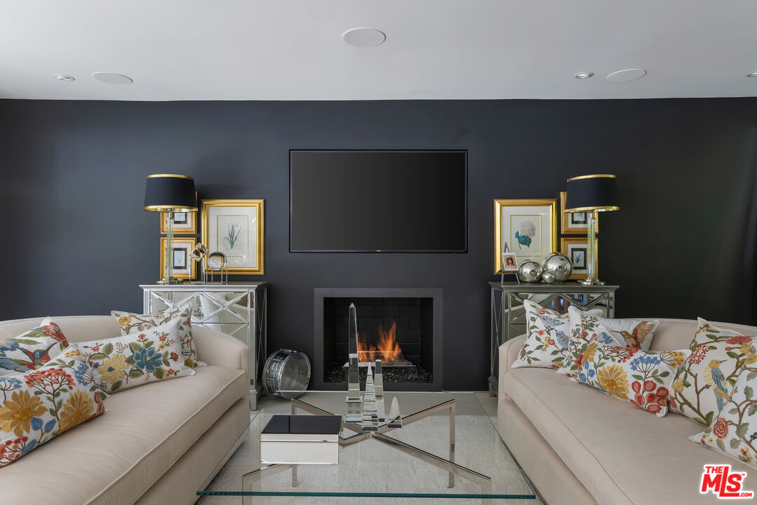 1074 Chantilly Road Los Angeles, CA 90077 - Photo 12 of 64