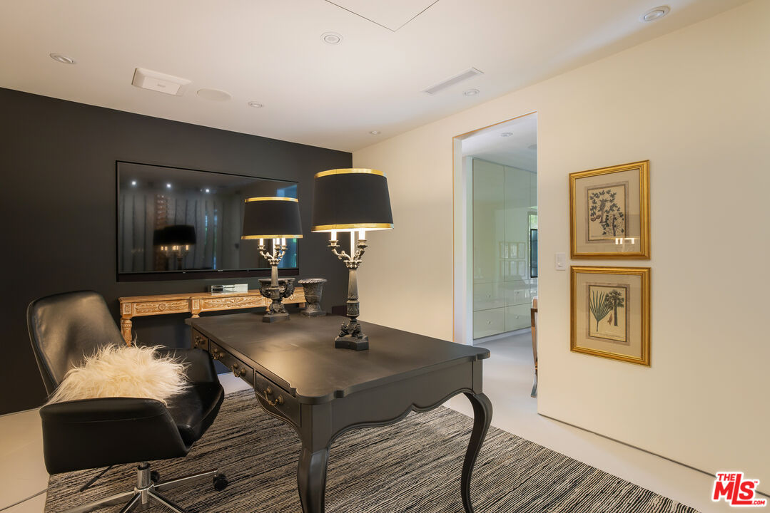 1074 Chantilly Road Los Angeles, CA 90077 - Photo 43 of 64