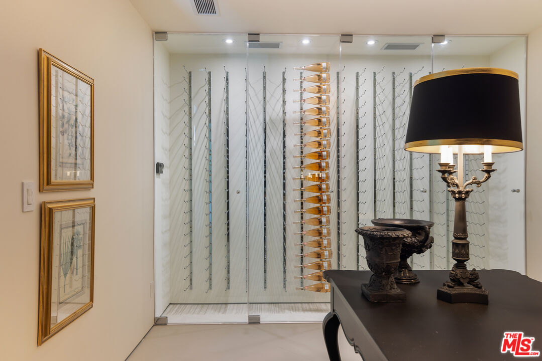 1074 Chantilly Road Los Angeles, CA 90077 - Photo 44 of 64