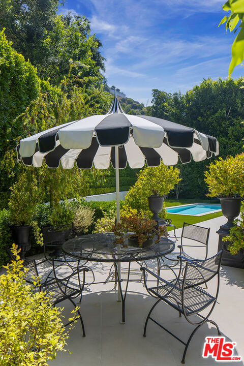 1074 Chantilly Road Los Angeles, CA 90077 - Photo 54 of 64