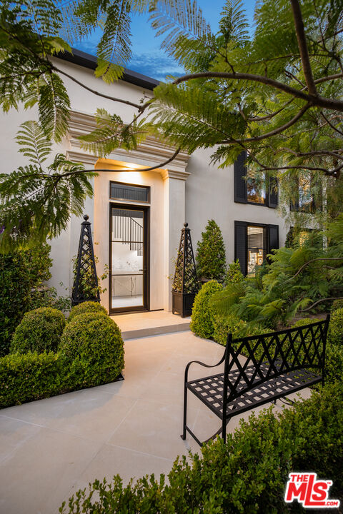 1074 Chantilly Road Los Angeles, CA 90077 - Photo 55 of 64