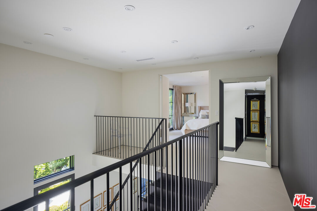 1074 Chantilly Road Los Angeles, CA 90077 - Photo 59 of 64