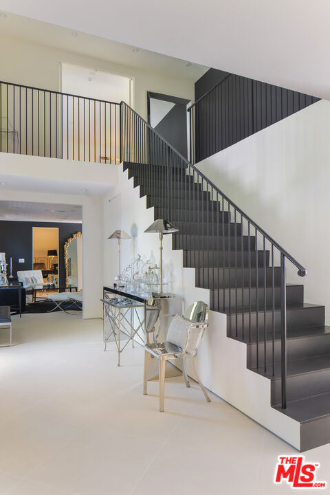 1074 Chantilly Road Los Angeles, CA 90077 - Photo 8 of 64