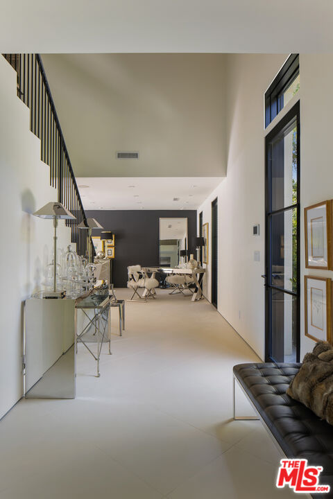 1074 Chantilly Road Los Angeles, CA 90077 - Photo 9 of 64